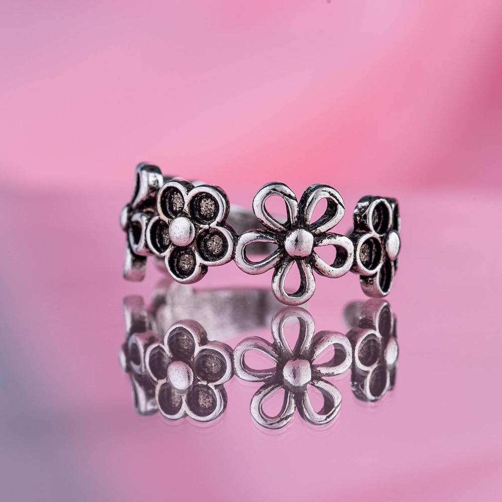 Vintage Style Daisy Flower Ring